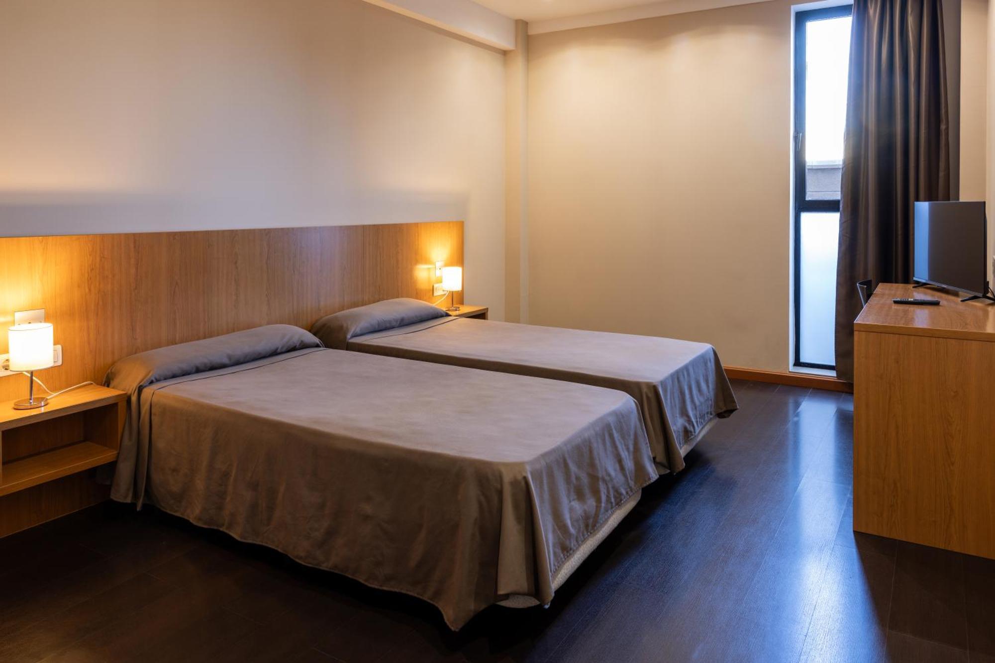 As Hoteles Ponferrada Columbrianos ภายนอก รูปภาพ