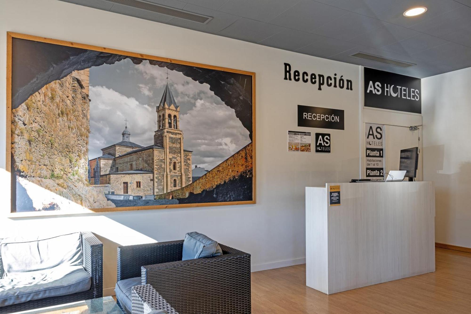 As Hoteles Ponferrada Columbrianos ภายนอก รูปภาพ