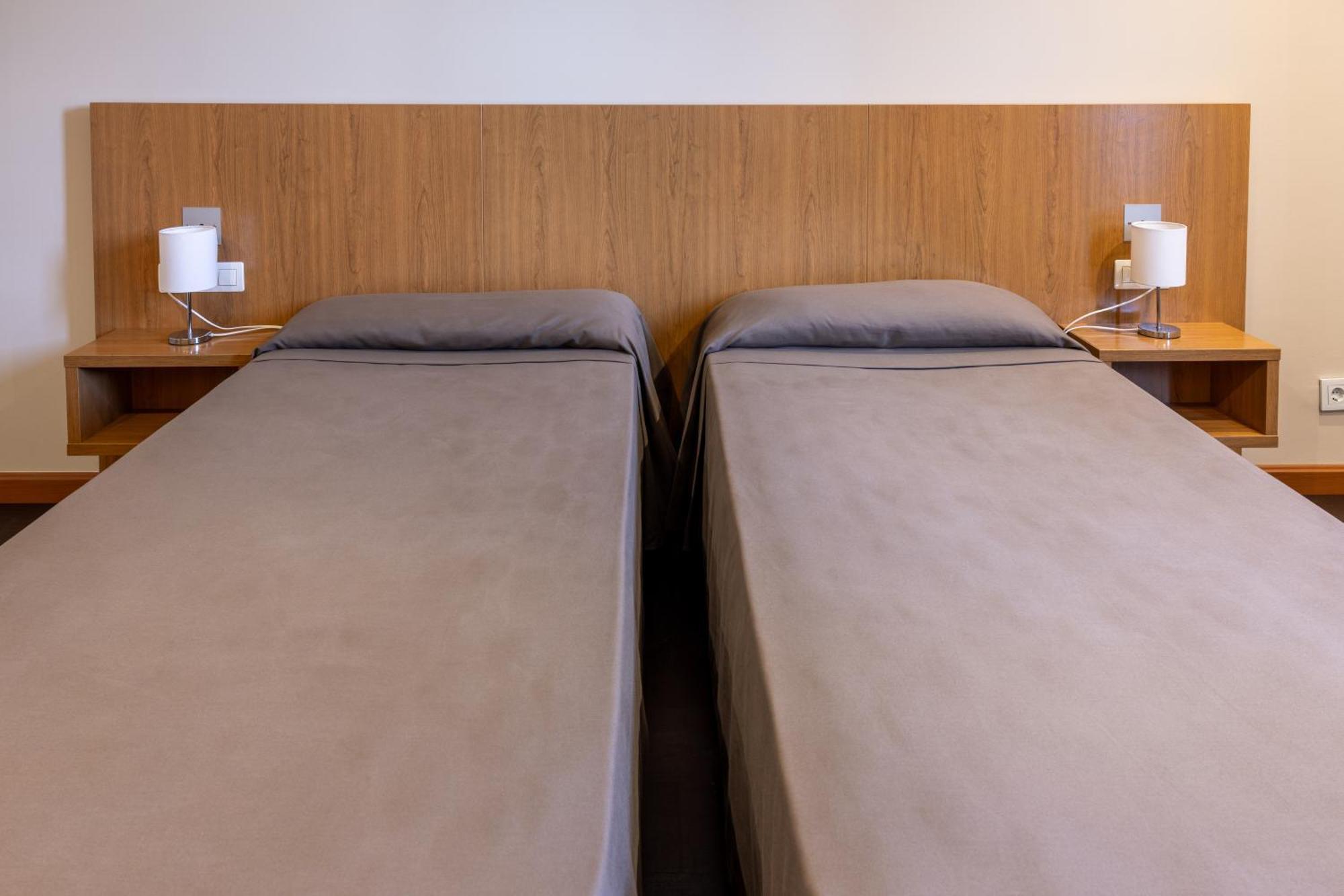 As Hoteles Ponferrada Columbrianos ภายนอก รูปภาพ